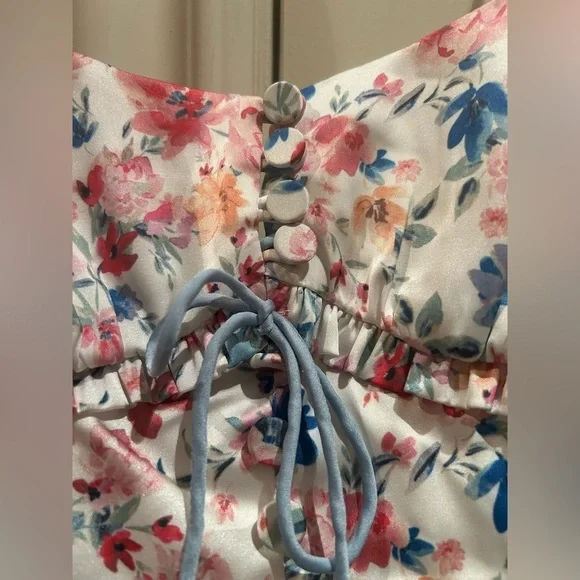 ๐Nwot FOR LOVE & LEMONS Juliet XXS white floral crop silky top - Picture 6 of 16